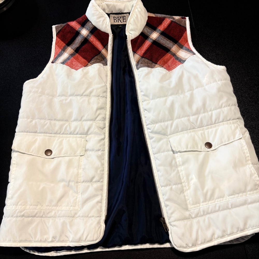 BKE Buckle Women's Puffer Vest large White w/Plaid Flannel Sleeveless western